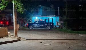 ¡Fuerte operativo en Lomas del Ébano! Policías interceptan vehículo tras reporte de disparos en Mazatlán, Sinaloa