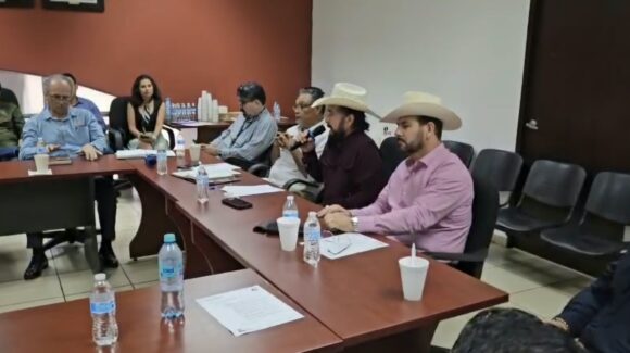 Organismos pecuarios y de Coepriss en Sinaloa revisan medidas para protegerse de la influenza aviar