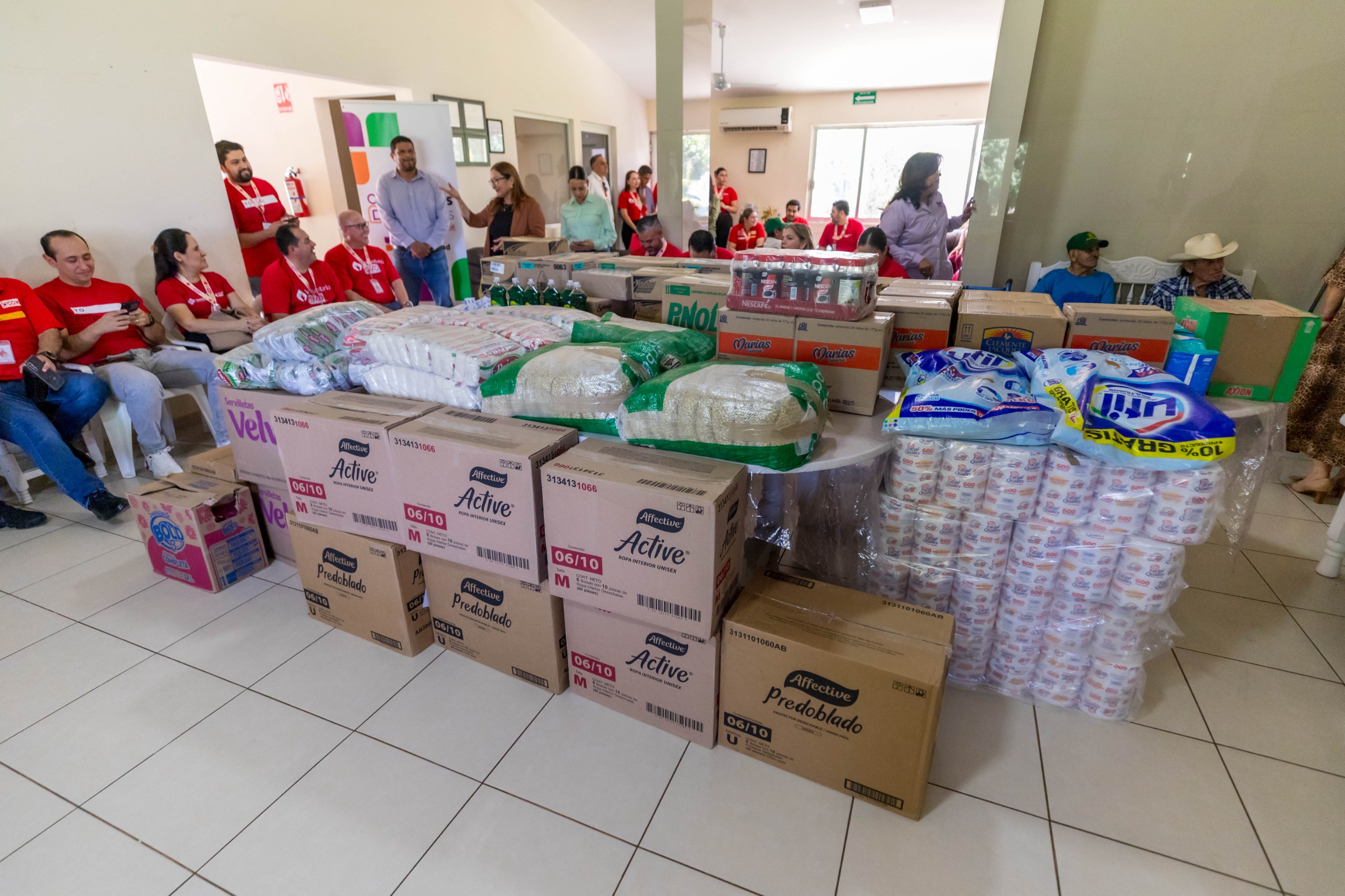 Lleva Oxxo víveres, pañales y artículos de higiene al Asilo de Ancianos de Guasave