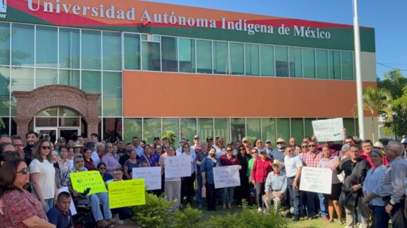 Paran labores trabajadores de la UAIM en Los Mochis; exigen igualación salarial y advierten posible huelga de hambre