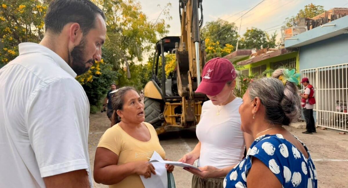 Tras 41 años de espera, inicia pavimentación de la calle Reynosa en La Sirena, en Mazatlán, Sinaloa
