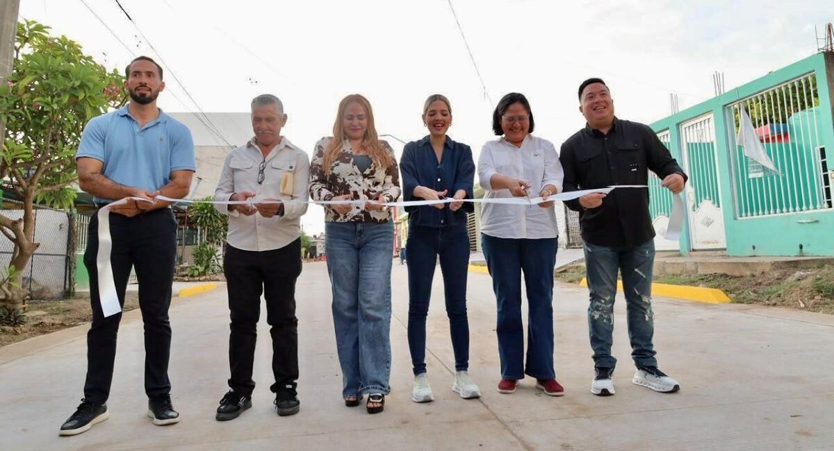 Tras más de 20 años de espera, pavimentan calle Hermanos Wright en la colonia Progreso, en Mazatlán 