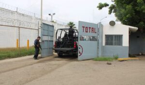 Balacera en el Centro Penitenciario El Castillo, en Mazatlán, deja nueve adultos y un menor sin vida