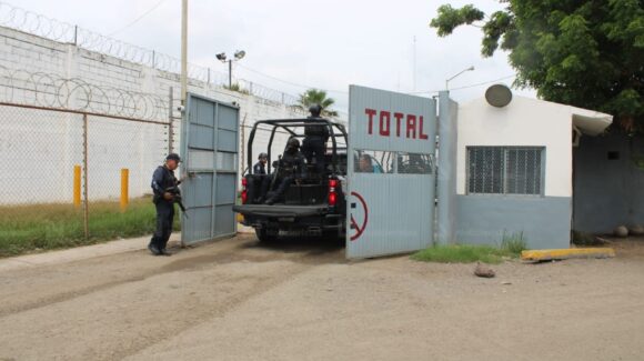 Balacera en el Centro Penitenciario El Castillo, en Mazatlán, deja nueve adultos y un menor sin vida