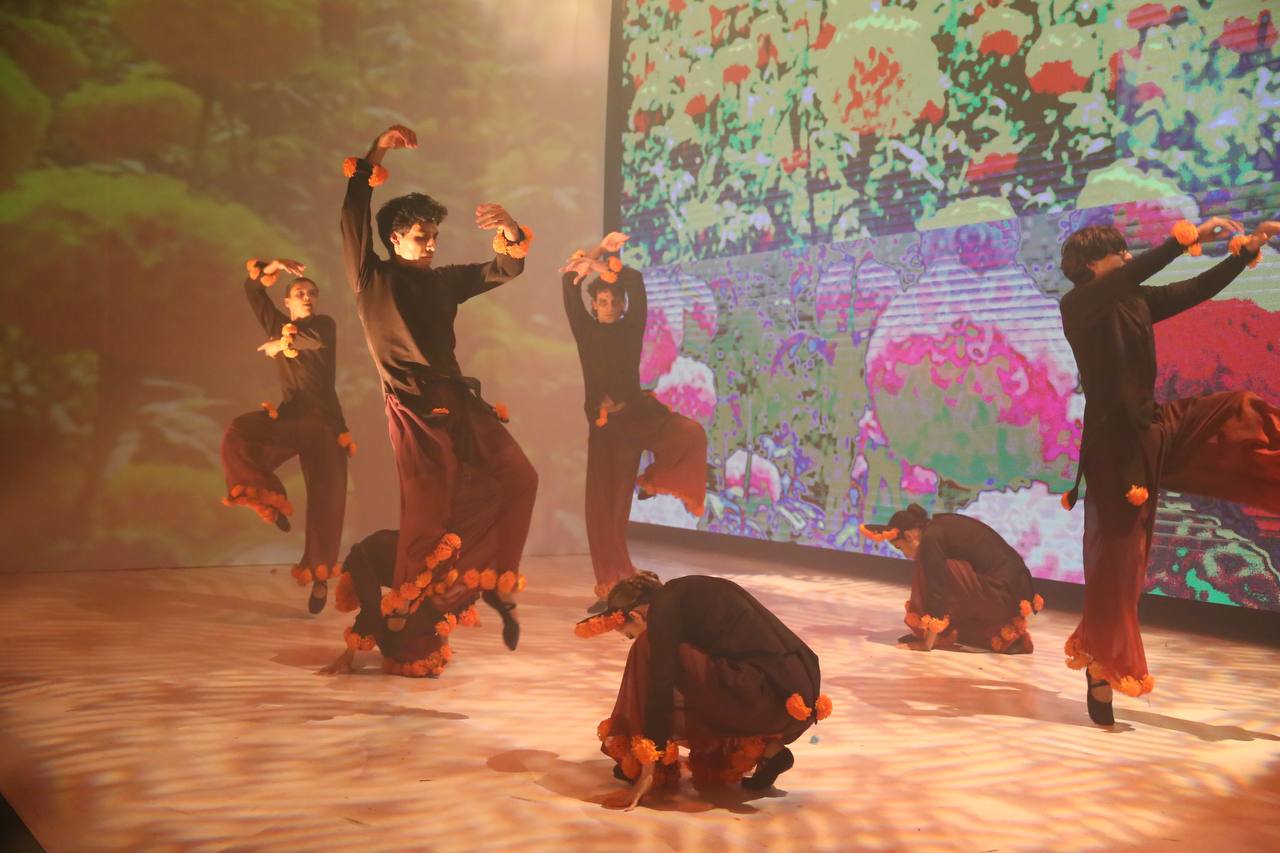Performance por el Día de Muertos en Casa Haas de Mazatlán