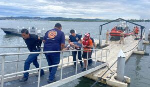 Pescador sufre fuerte dolor abdominal en altamar y Marina lo rescata frente al Cerro del Crestón de Mazatlán, Sinaloa