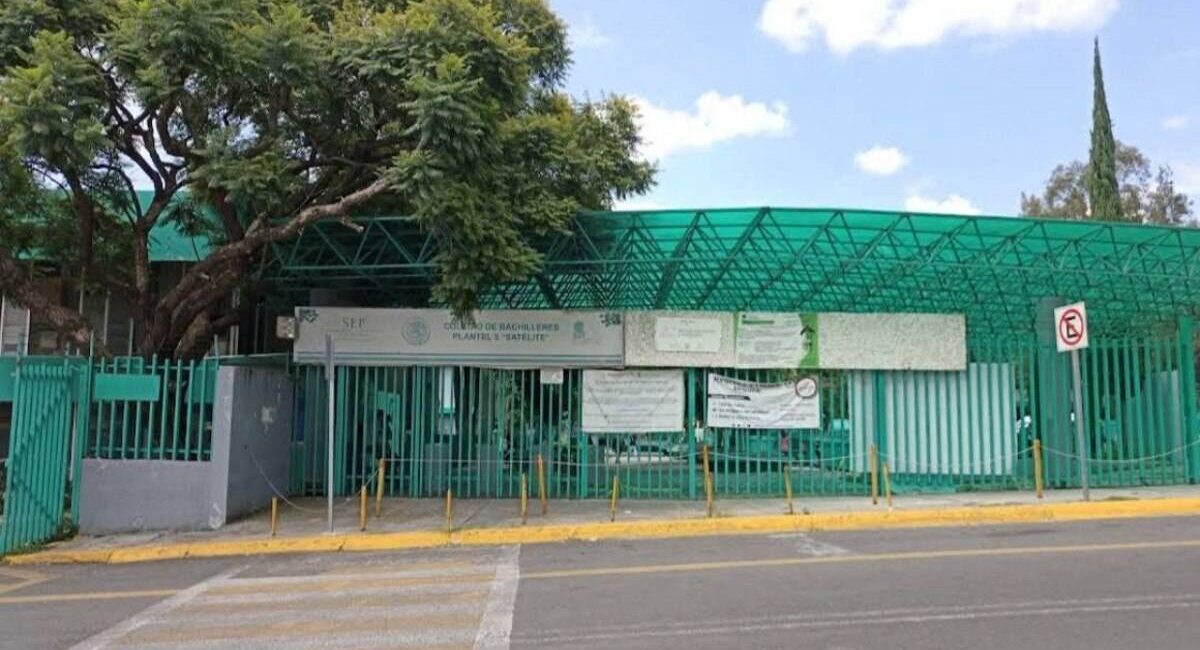 Encapuchados irrumpen en Colegio de Bachilleres 6 en Iztapalapa; reportan un profesor herido