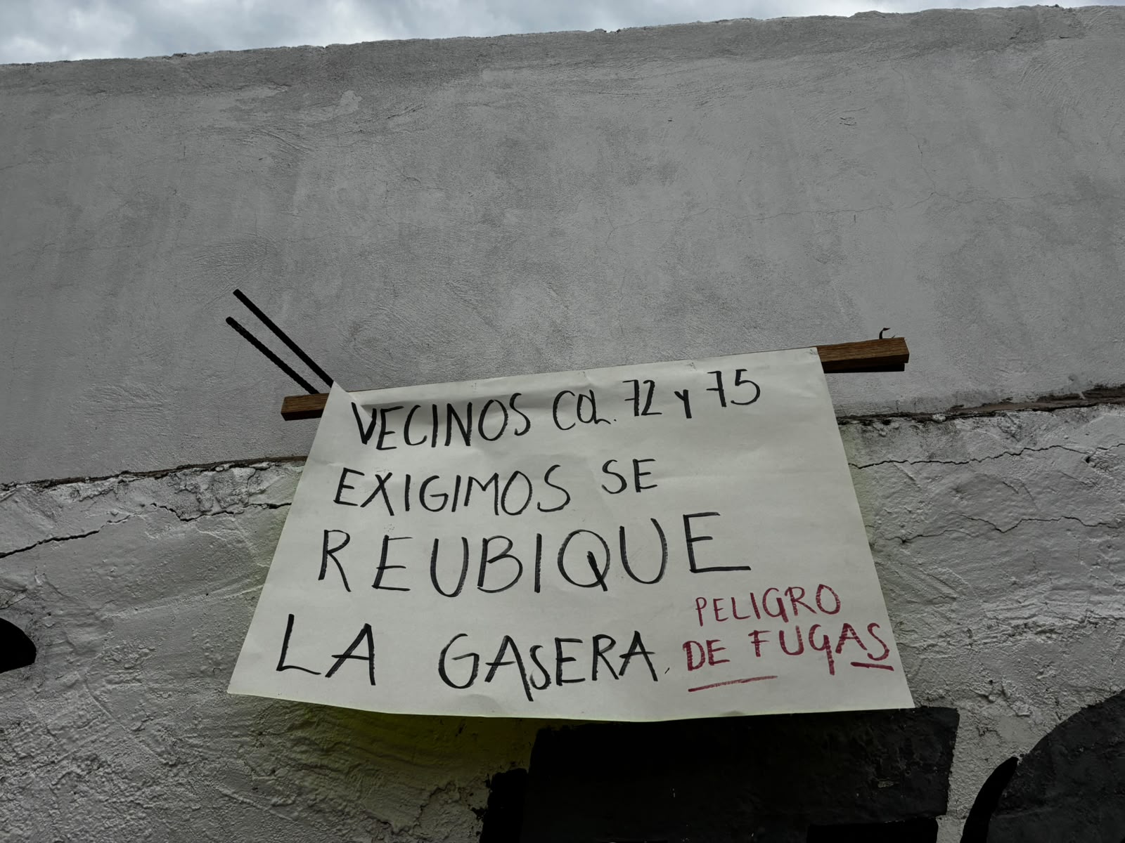 Mantienen vecinos plantón contra gasera en Los Mochis