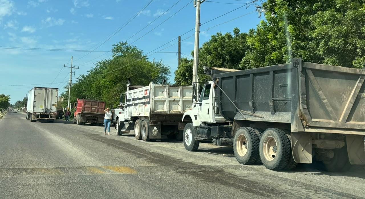 Plantón pacífico de transportistas en el norte de Sinaloa
