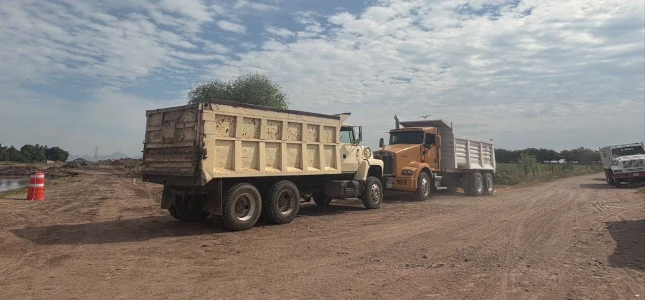 Plantón pacífico de transportistas en el norte de Sinaloa
