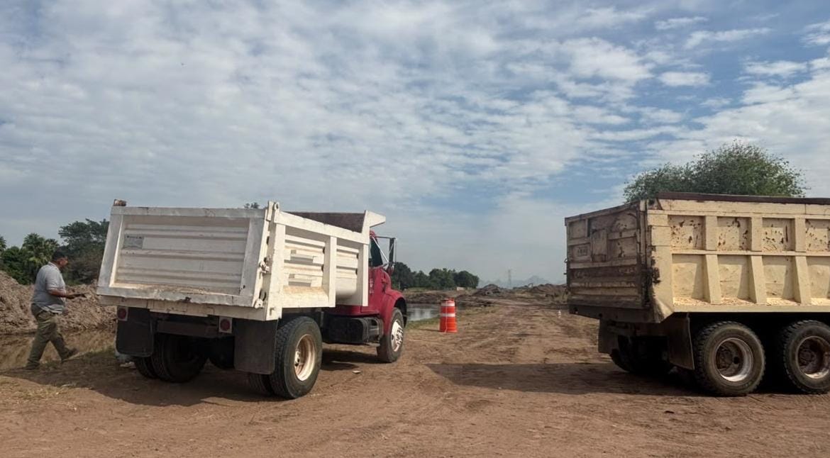 Plantón pacífico de transportistas en el norte de Sinaloa