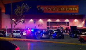 En vísperas de Halloween, se registra tiroteo en tienda de disfraces de California; hay un fallecido y varios heridos