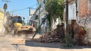 por segunda ocasion se derrumba parte de una casona en culiacan casa