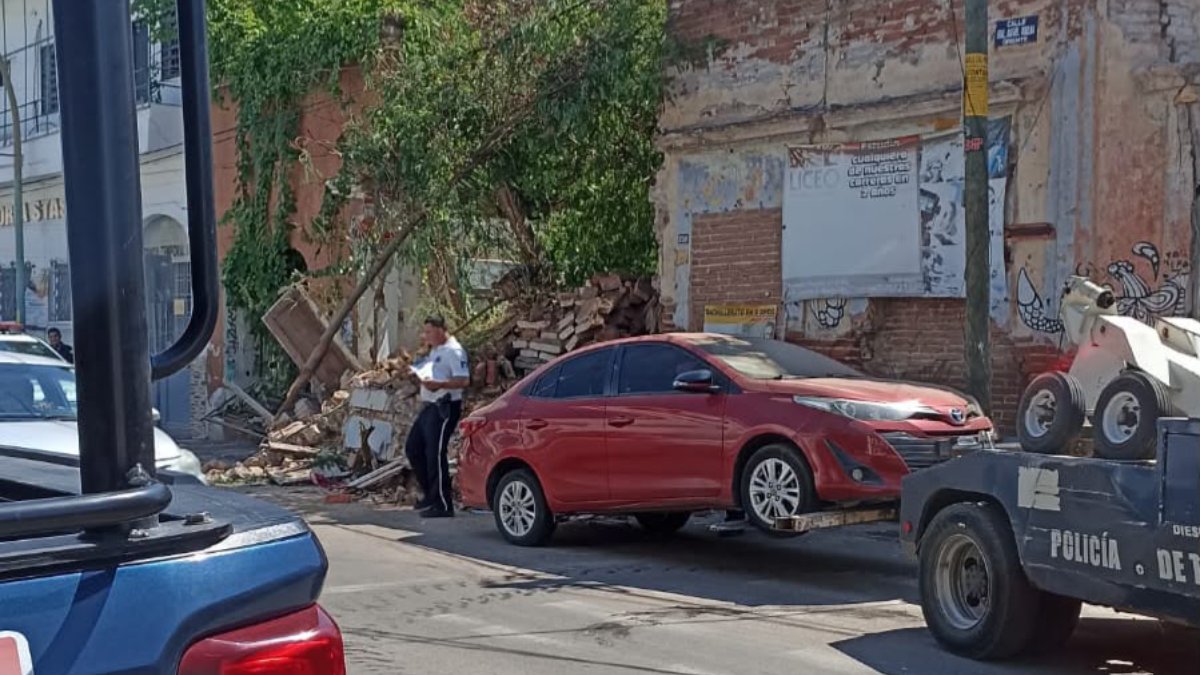 por segunda ocasion se derrumba parte de una casona en culiacan