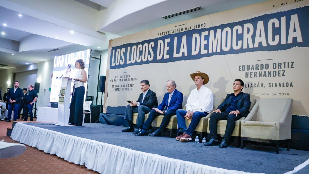 presentacion del libro los locos de la democracia event