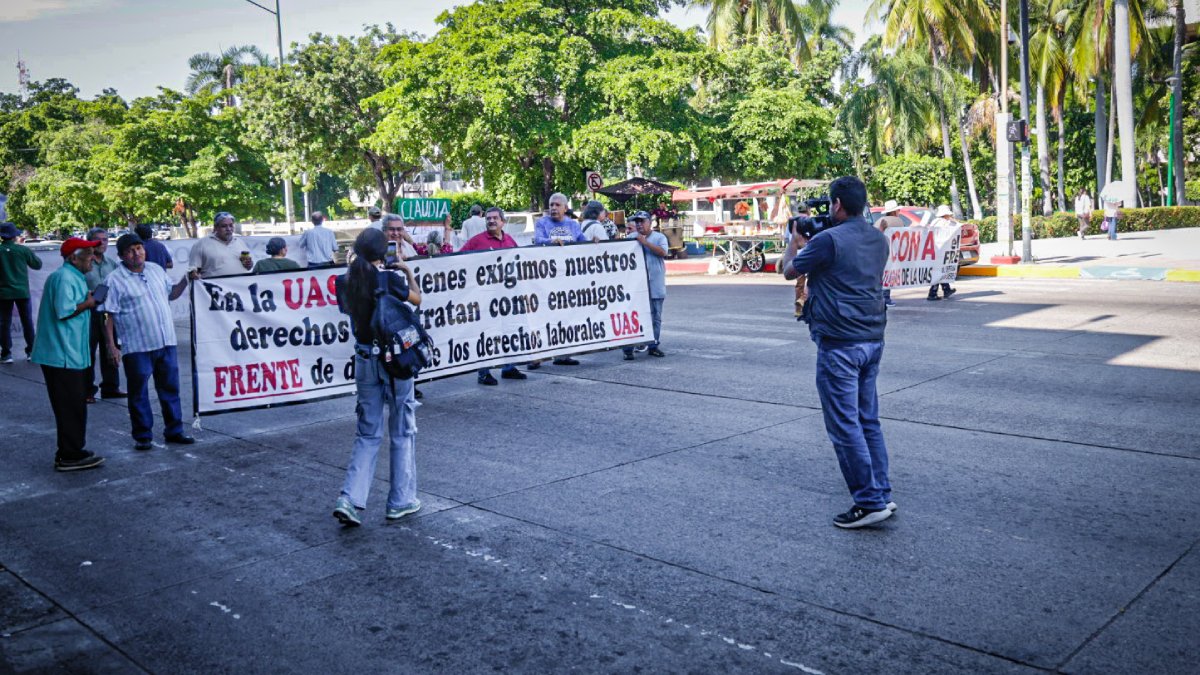 protesta jubilados y pensionados de la uas lugar