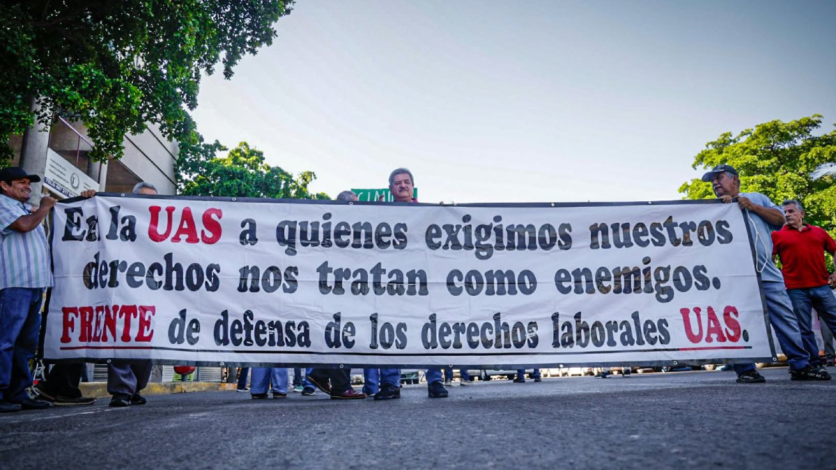 protesta jubilados y pensionados de la uas marcha