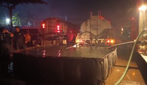 Incendio provocado en bodega de cartón y papel en el campo El Diez moviliza a autoridades de Culiacán, Sinaloa