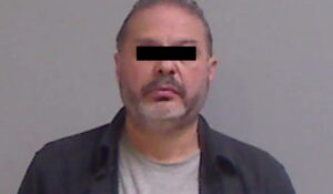 Acusado de agresión sexual, Ramón Ayala Jr. se entrega a las autoridades estadounidenses