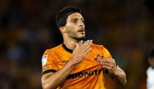 El mexicano Raúl Jiménez será operado de la rodilla; regresará hasta el 2027