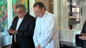 recibe los mochis al nuncio apostolico joseph spiteri lugar