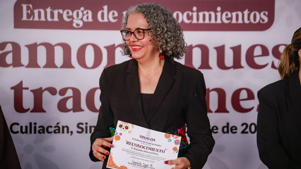reconoce graciela dominguez a participantes en la elaboracion de ofrenda de dia de muertos gobernadora
