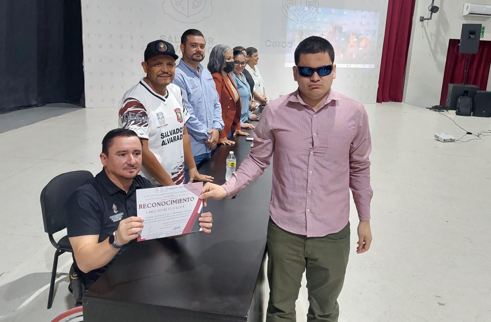 Reconocen a paratletas de Salvador Alvarado