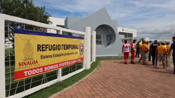 Mazatlán, Sinaloa, se prepara ante ‘Simón’; dejan listos siete refugios temporales