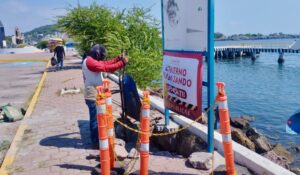 Fuerte marejada provoca hundimiento en La Puntilla, Mazatlán; reparan muro y banqueta