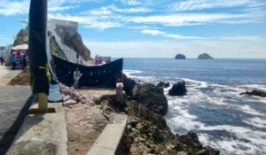 Arrancan reparación del hundimiento en el Clavadista de Mazatlán, Sinaloa; obras avanzarán según el oleaje