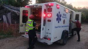 reportan al menos cuatro personas baleadas en distintos sectores de mazatlan ambulancia