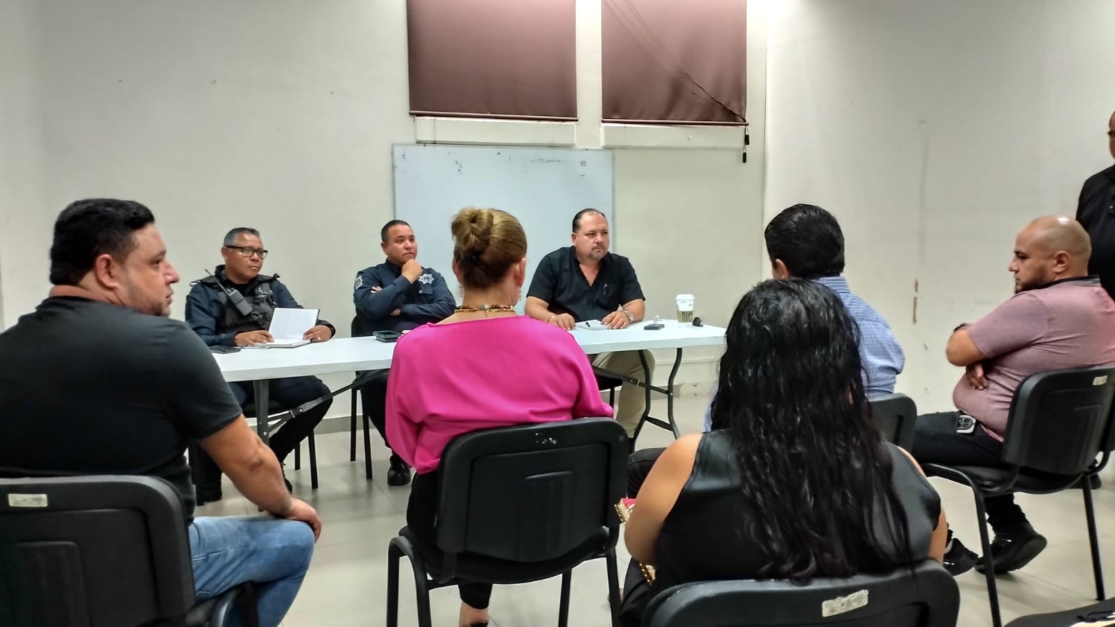 Reunión de músicos con autoridades de seguridad en Mazatlán