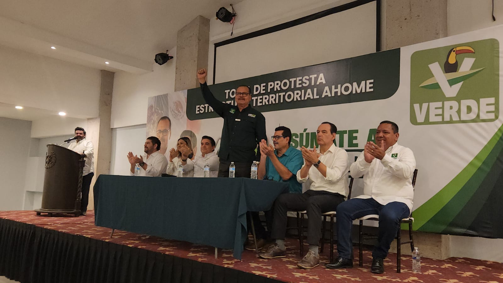 Ricardo Madrid Pérez junto con José Domingo Vázquez sostuvieron este sábado una asamblea con la militancia y simpatizantes del Partido Verde Ecologista de México en Ahome