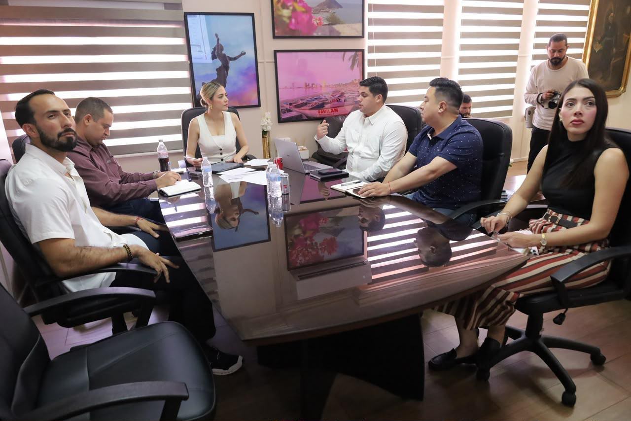 Reunión entre Alexis García Yuriar y Estrella Palacios