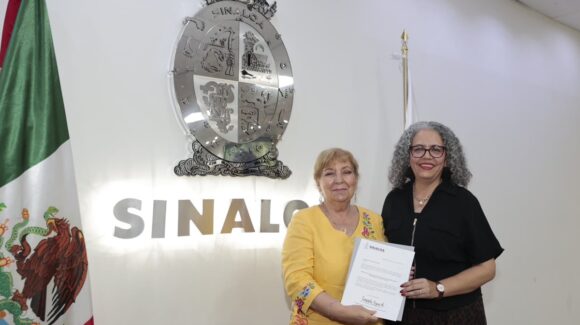 Graciela Domínguez toma protesta a Francisca Abelló como nueva directora del Icatsin