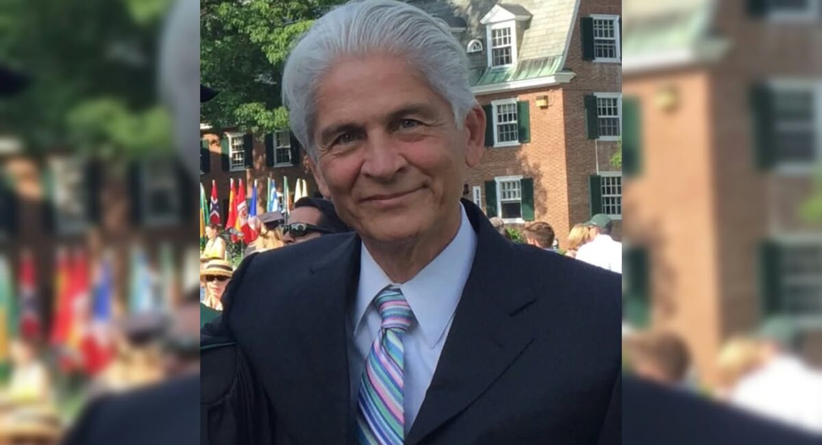 ¡A los 74 años cumple su sueño! Rogelio obtiene título de Nutrición y quiere ayudar a mejorar la salud