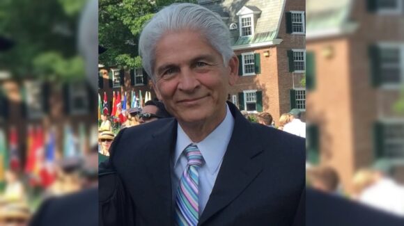 ¡A los 74 años cumple su sueño! Rogelio obtiene título de Nutrición y quiere ayudar a mejorar la salud