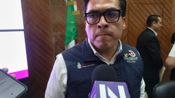 Huracán Simón alcanza categoría 3 y cambia su trayectoria; Protección Civil advierte que Sinaloa sigue en riesgo