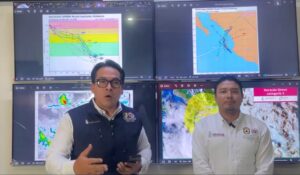 El huracán ‘Simón’ podría impactar entre Mazatlán o San Ignacio el miércoles como categoría 1: PC