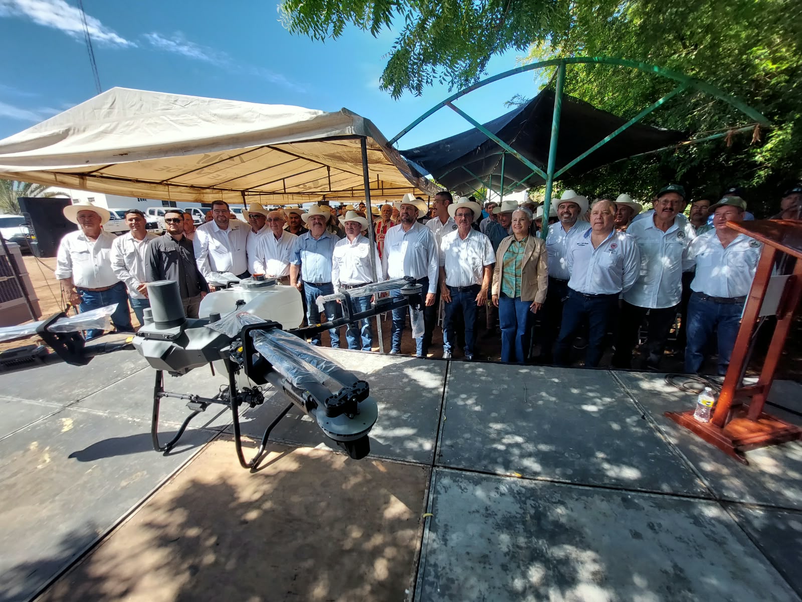 Sanidad Vegetal del Valle del Évora inaugura laboratorios y dron de precisión