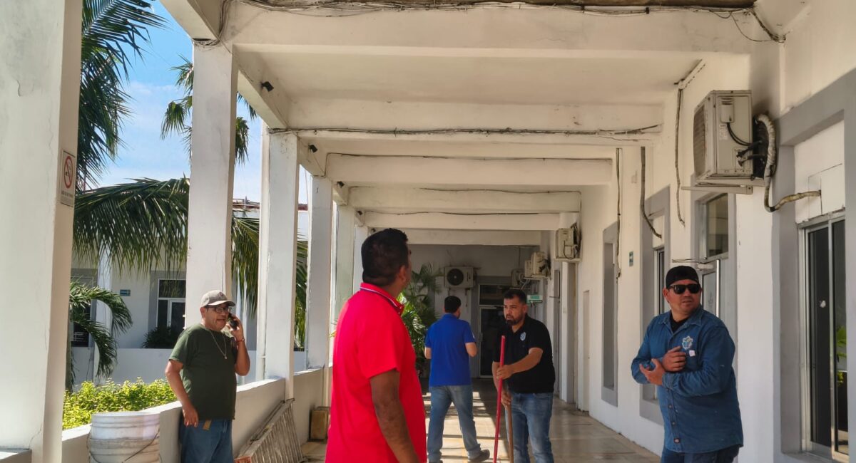 Se cae parte del enjarre en Palacio Municipal de Mazatlán; alcaldesa anuncia trabajos de mantenimiento