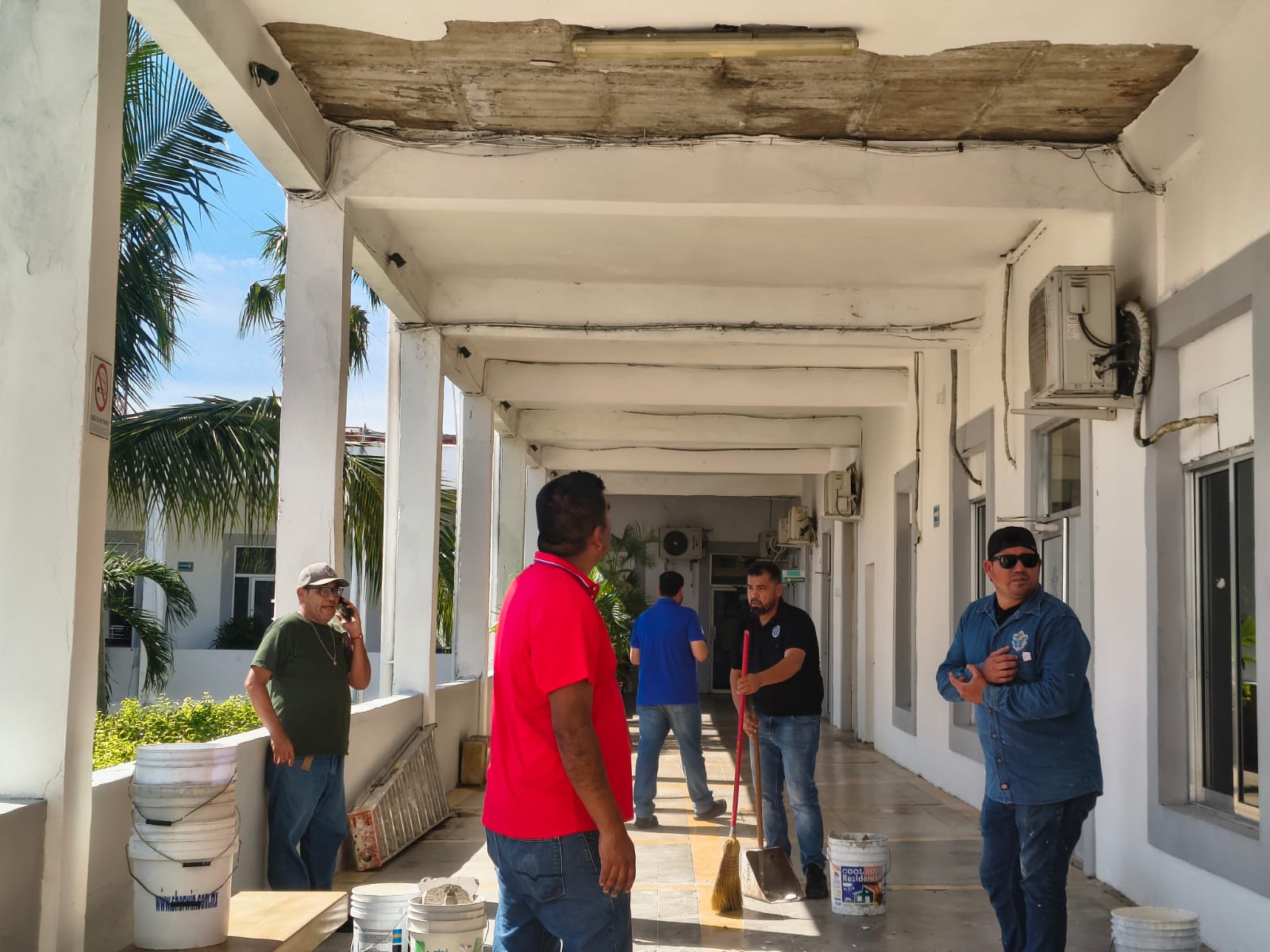 Se desprende enjarre del Palacio Municipal de Mazatlán