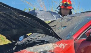Se incendia camioneta sobre la México 68 de Culiacán, Sinaloa; no hay heridos