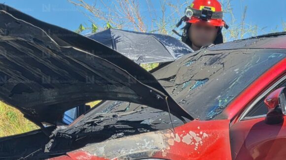 Se incendia camioneta sobre la México 68 de Culiacán, Sinaloa; no hay heridos