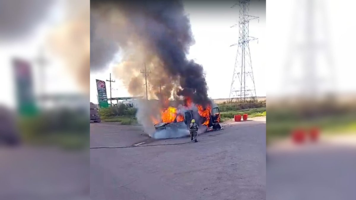 se incendia vagoneta en el ejido mochis de ahome