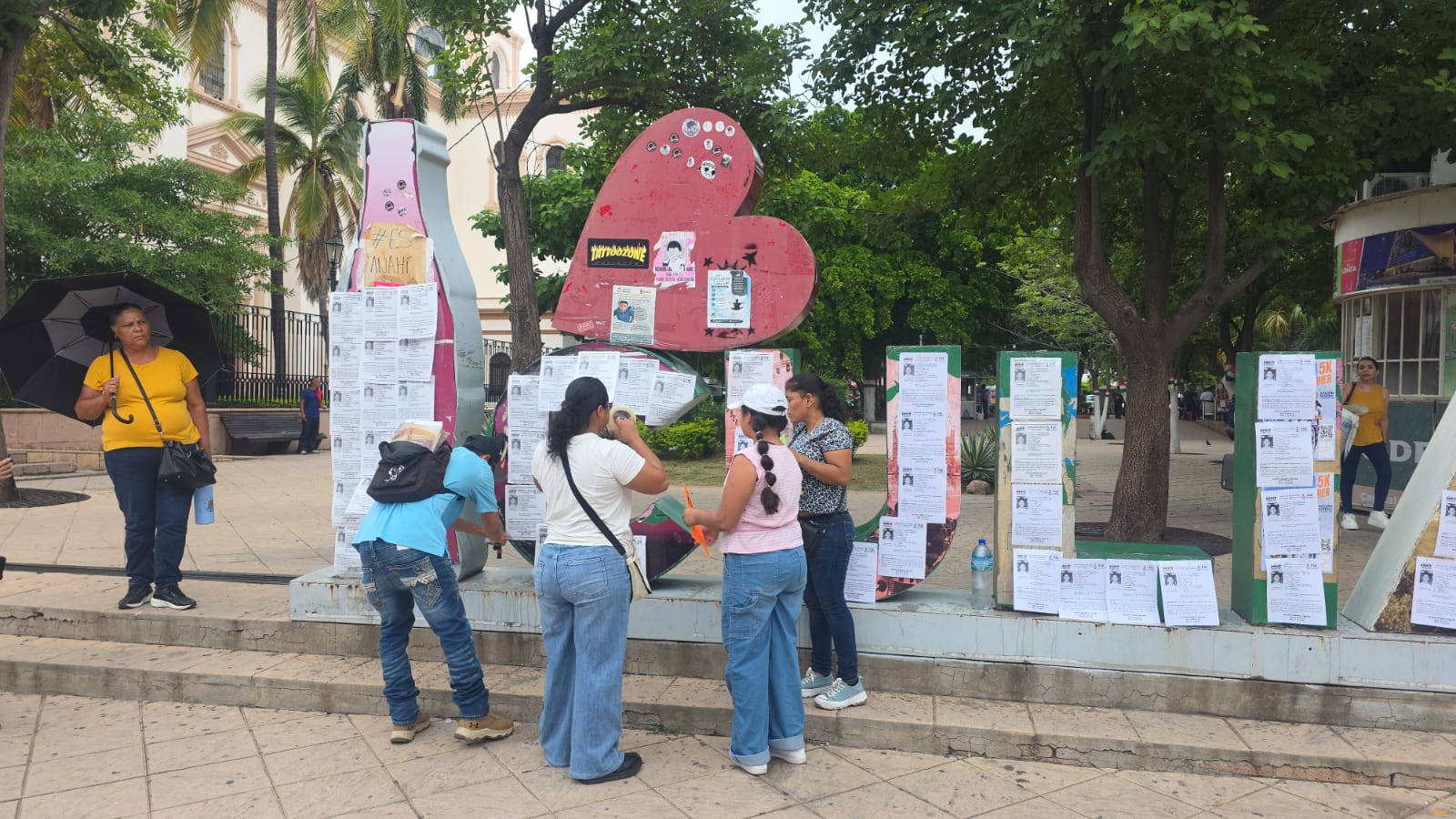 Se manifiestan por la desaparición de Jesús Venturas en las letras de Culiacán