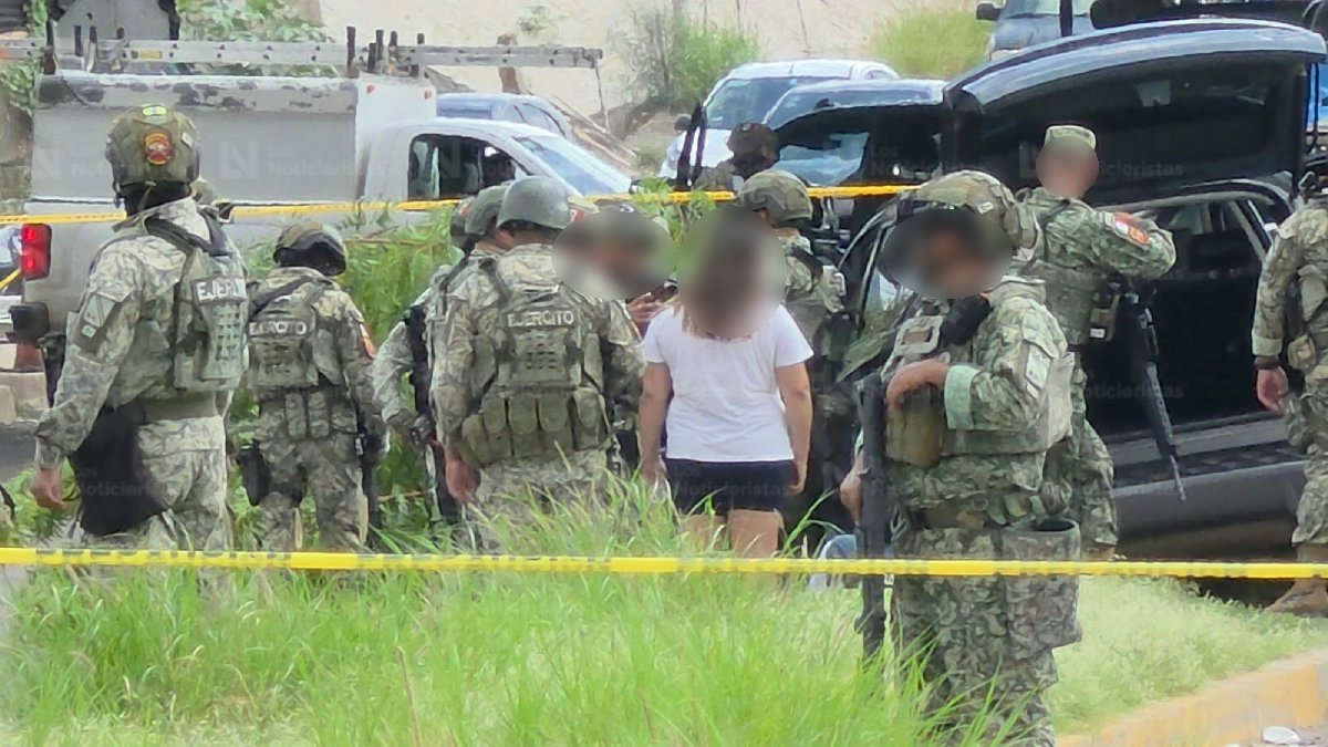 se registra persecucion a balazos en la costerita culiacan camioneta