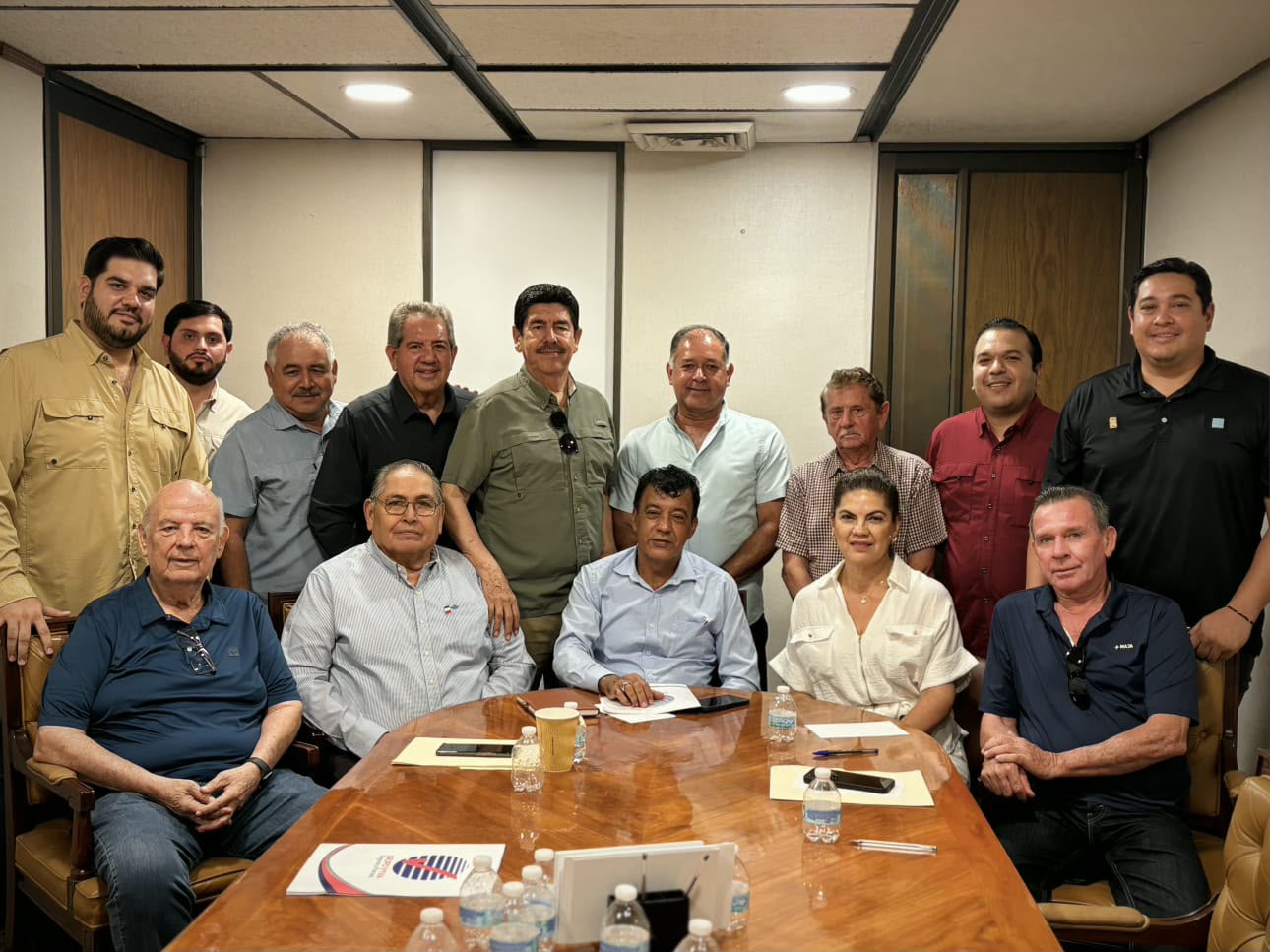 Se reúne nuevo secretario de Obras con constructores en Sinaloa