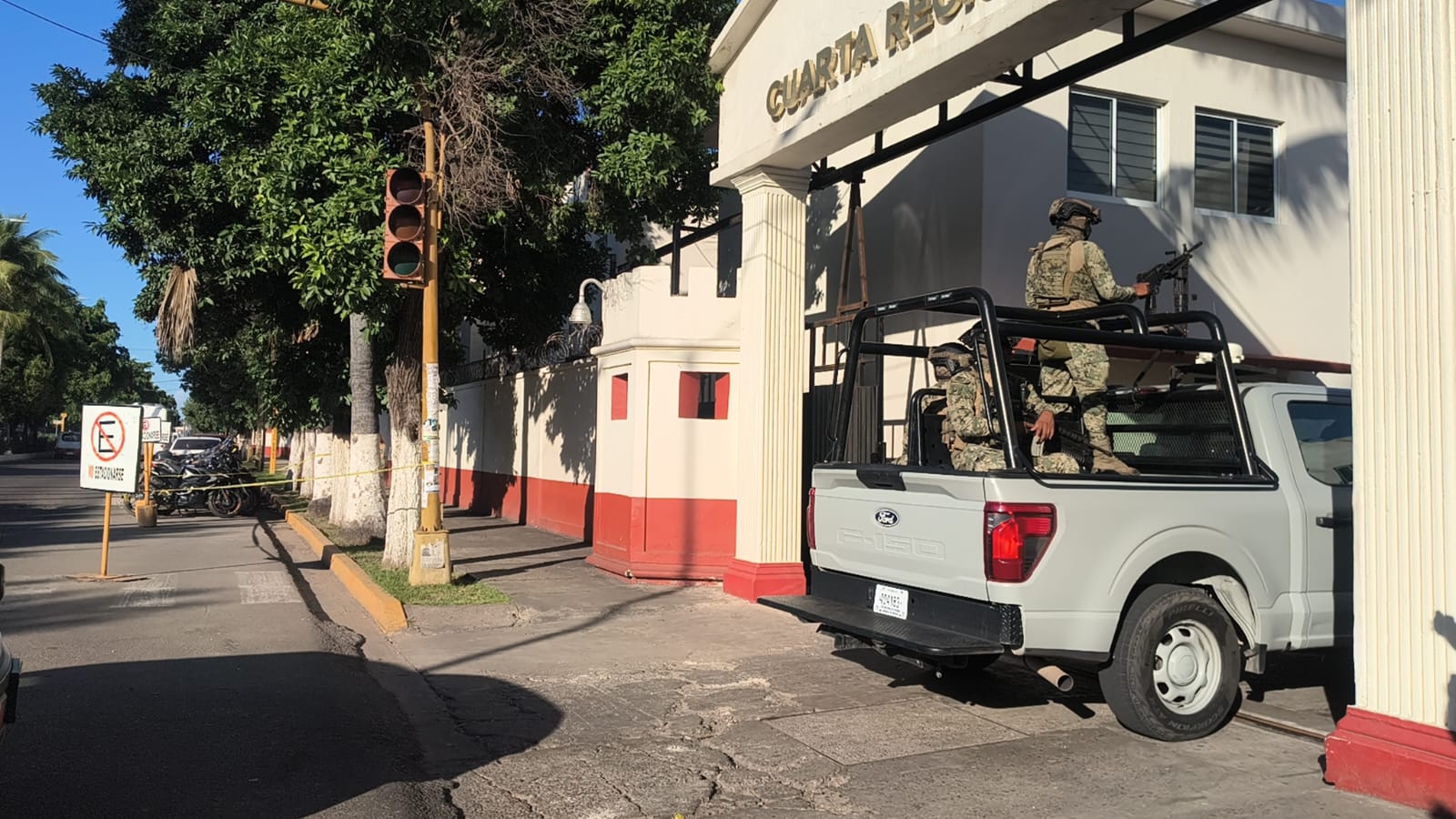 Autoridades de los tres niveles de gobierno se reúnen en Mazatlán por huracán "Simón"