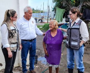 Sebides entrega apoyos a comunidades de Eldorado y Navolato tras inundaciones por Polo